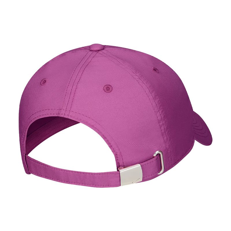 Nike Metal Swoosh Cap in Pink