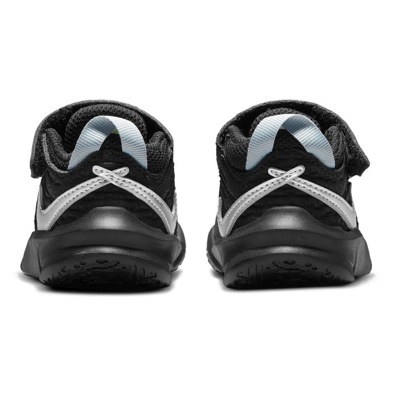 Tenis-Nike-Team-Hustle-D-10-TD-Infantil